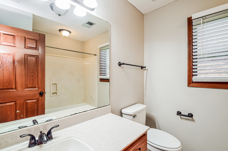 1,840/Mo, 7182 Golden Oaks Loop E Southaven, MS 38671 Bathroom View