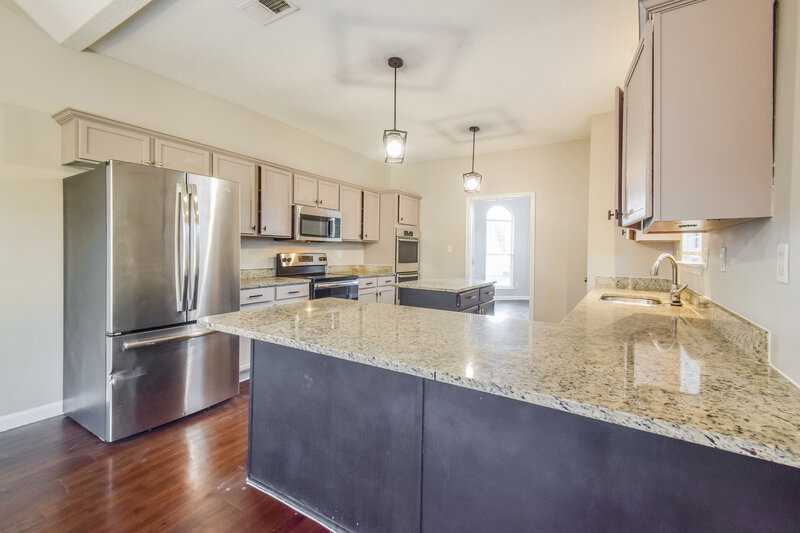 2,925/Mo, 10222 Green Moss Dr N Cordova, TN 38018 Kitchen View 2