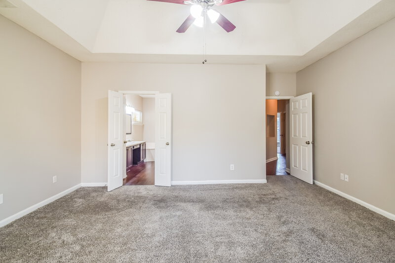 2,925/Mo, 10222 Green Moss Dr N Cordova, TN 38018 Main Bedroom View 2