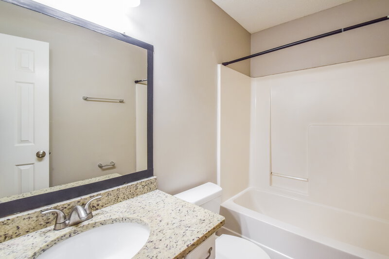 2,925/Mo, 10222 Green Moss Dr N Cordova, TN 38018 Bathroom View