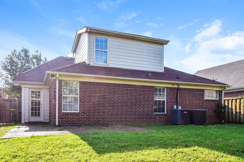 2,130/Mo, 4051 Bordeaux Ridge Cv S Memphis, TN 38125 Rear View