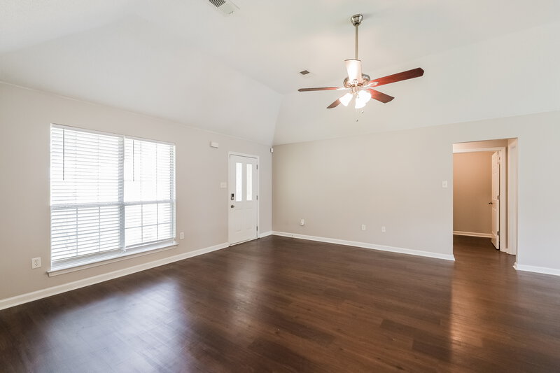 1,845/Mo, 13699 Fox Bend Olive Branch, MS 38654 Living Room View 2