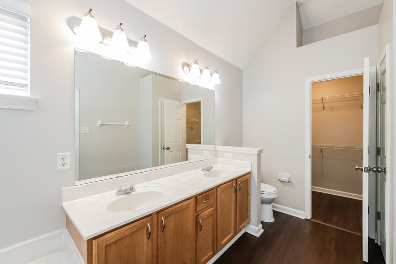 1,845/Mo, 13699 Fox Bend Olive Branch, MS 38654 Main Bathroom View