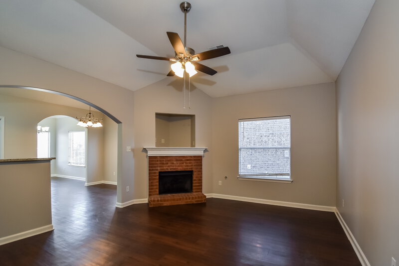 1,740/Mo, 1015 Cassabella Cv Memphis, TN 38018 Living Room View