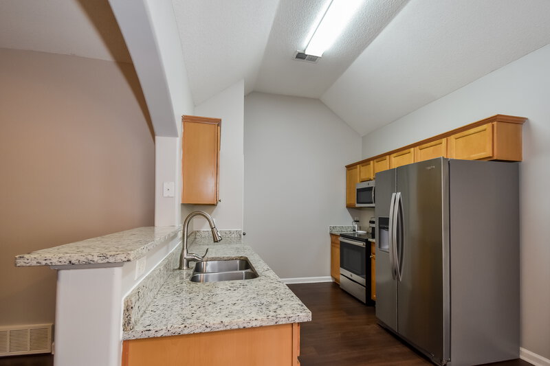 1,740/Mo, 1015 Cassabella Cv Memphis, TN 38018 Kitchen View