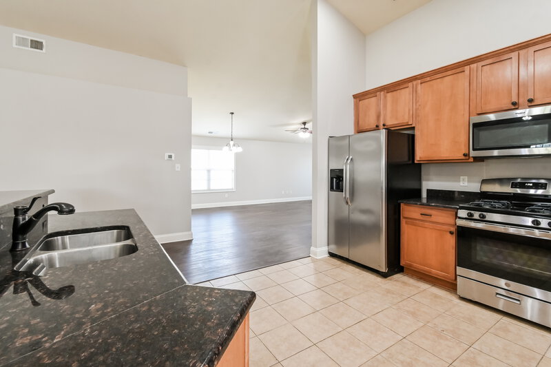 2,325/Mo, 2969 S Hartland Drive Southaven, MS 38672 Kitchen View 2