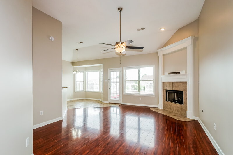 1,780/Mo, 60 Penny Ln Oakland, TN 38060 Living Room View