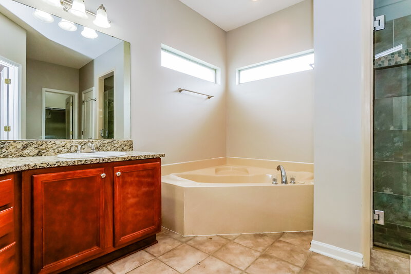 1,780/Mo, 60 Penny Ln Oakland, TN 38060 Main Bathroom View