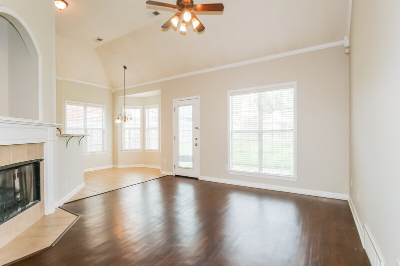 1,740/Mo, 9921 N Greenalder Cv Cordova, TN 38016 Living Room View