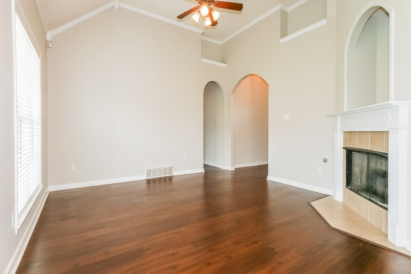 1,740/Mo, 9921 N Greenalder Cv Cordova, TN 38016 Living Room View 2