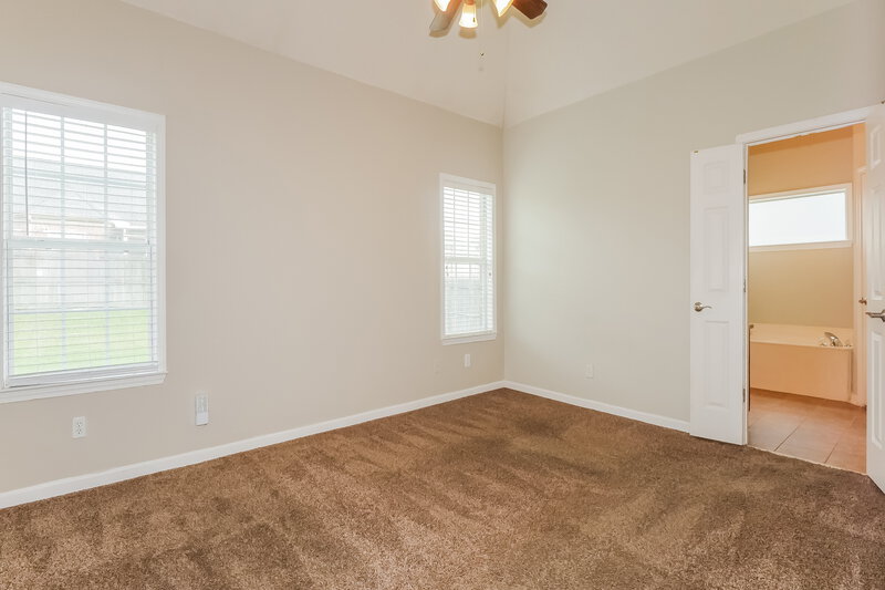 1,740/Mo, 9921 N Greenalder Cv Cordova, TN 38016 Main Bedroom View