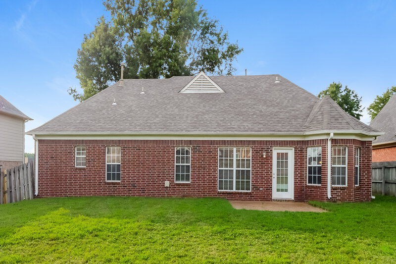 1,740/Mo, 9921 N Greenalder Cv Cordova, TN 38016 Rear View