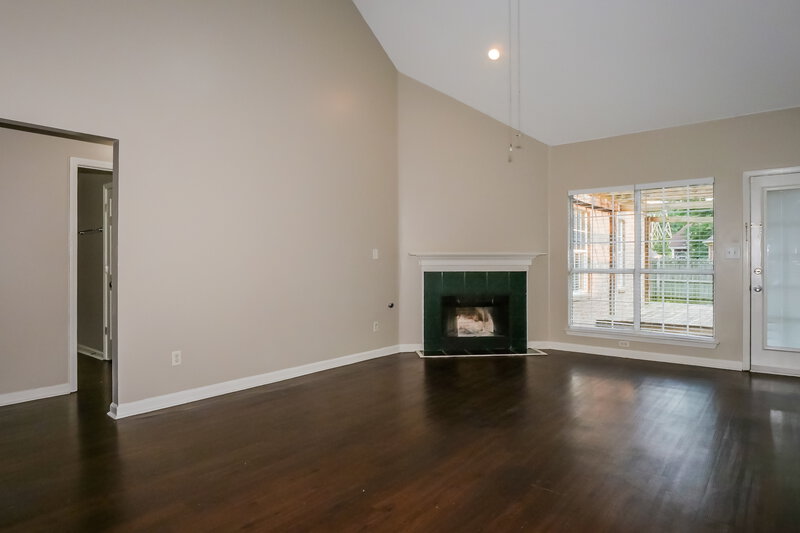 2,175/Mo, 9093 Weeping Cherry Ln Memphis, TN 38016 Living Room View