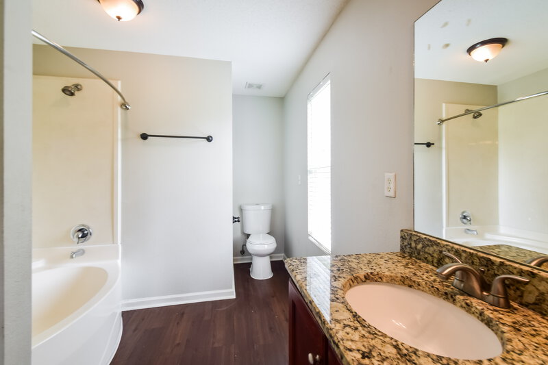 1,665/Mo, 4613 Sweet Whisper Ln Memphis, TN 38125 Main Bathroom View