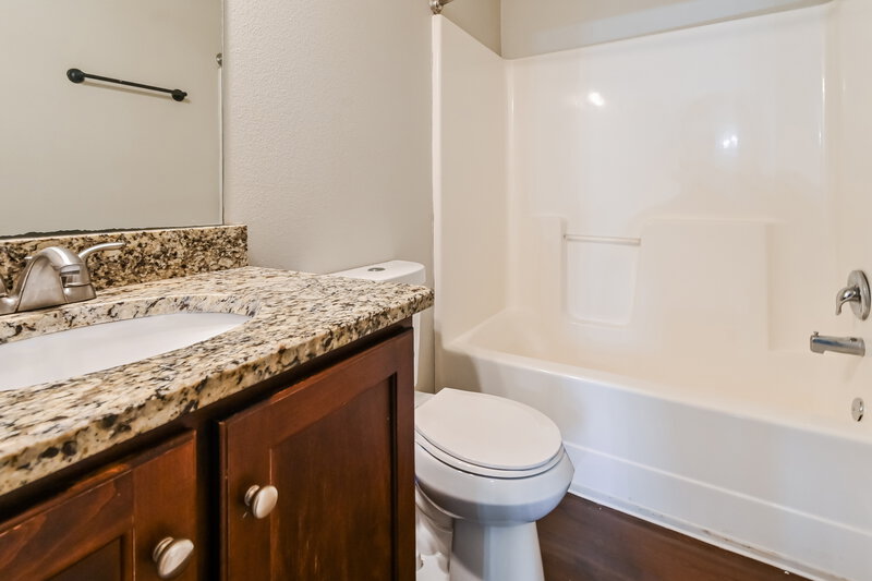 2,470/Mo, 4613 Sweet Whisper Ln Memphis, TN 38125 Bathroom View