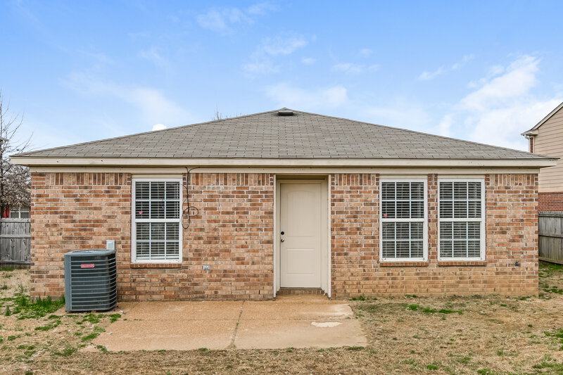 2,470/Mo, 4613 Sweet Whisper Ln Memphis, TN 38125 Rear View