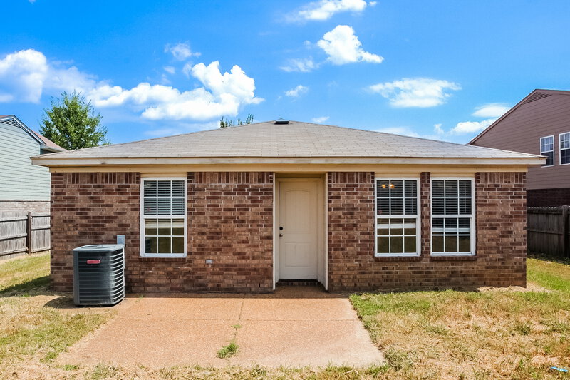 1,655/Mo, 4613 Sweet Whisper Ln Memphis, TN 38125 Rear View