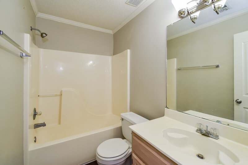 2,800/Mo, 200 Gaslight Cv Hernando, MS 38632 Bathroom View