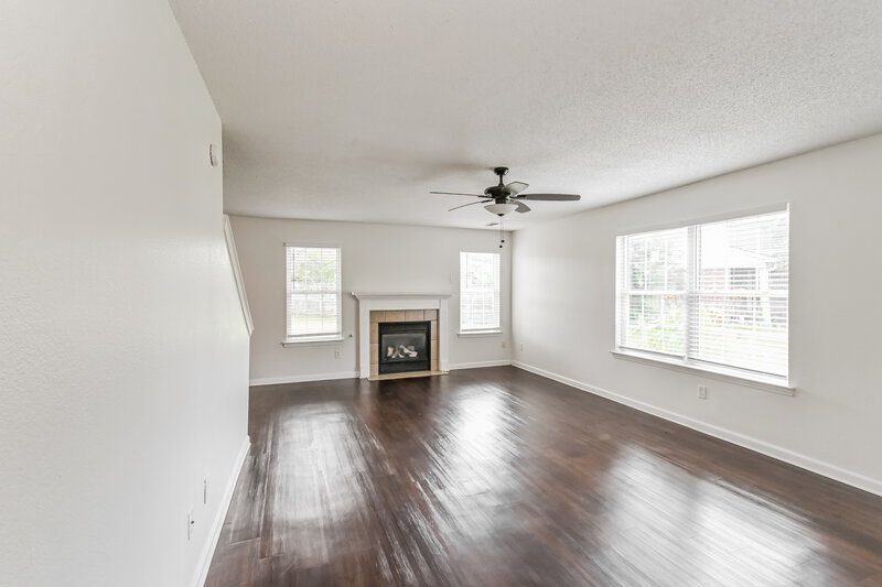 1,760/Mo, 7338 Green Ash Dr Olive Branch, MS 38654 Living Room View
