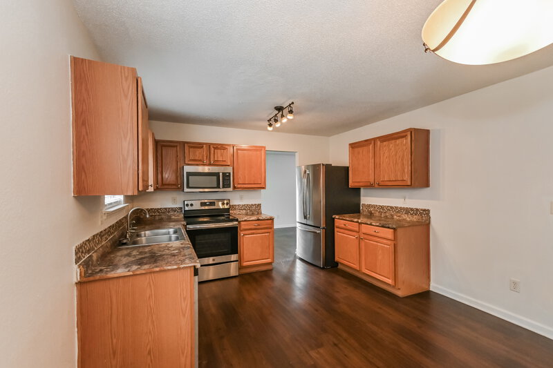 1,760/Mo, 7338 Green Ash Dr Olive Branch, MS 38654 Kitchen View 3