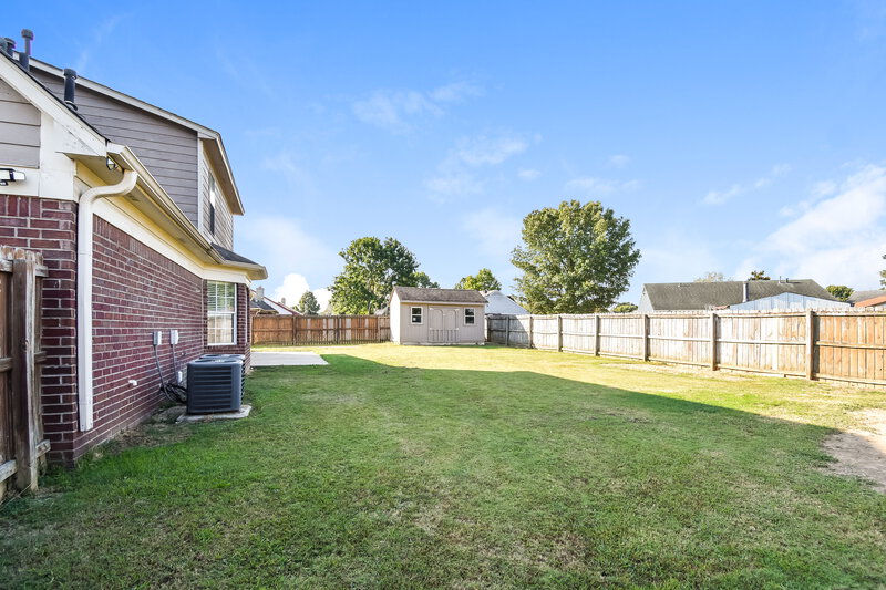 1,865/Mo, 7457 Lee Ann Dr Horn Lake, MS 38637 Backyard View