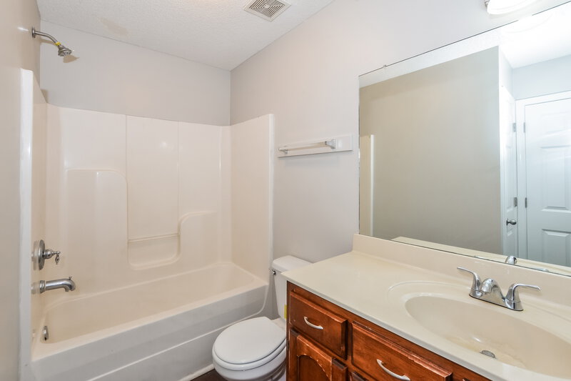 2,170/Mo, 6527 Sandbourne E Olive Branch, MS 38654 Bathroom View