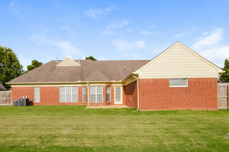 2,170/Mo, 6527 Sandbourne E Olive Branch, MS 38654 Rear View