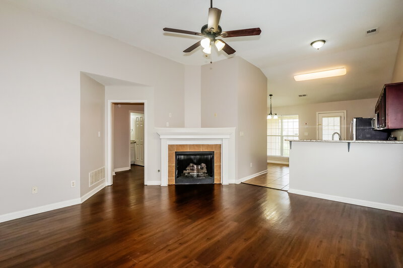 1,845/Mo, 10333 Cottage Oaks Dr Cordova, TN 38016 Living Room View 2