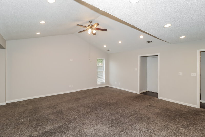 1,650/Mo, 6124 Kensington Cir Horn Lake, MS 38637 Living Room View