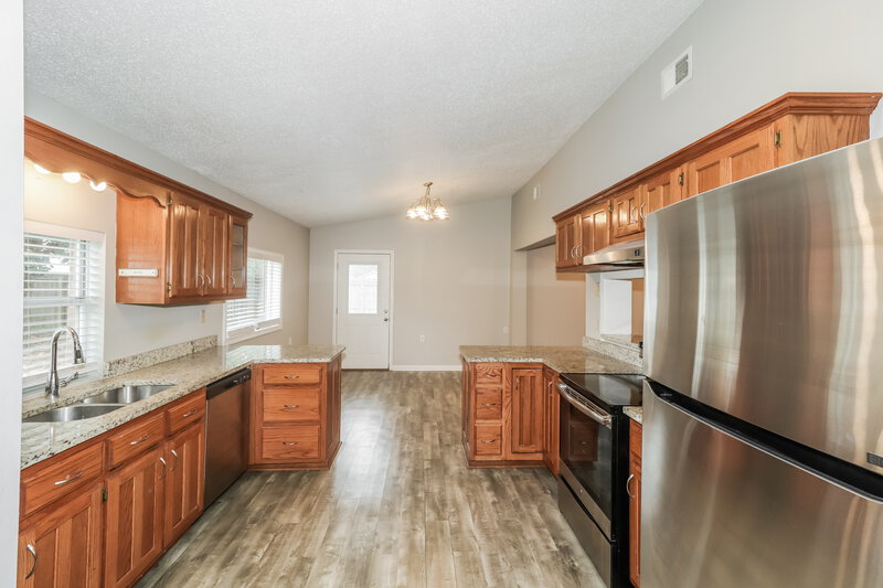 1,650/Mo, 6124 Kensington Cir Horn Lake, MS 38637 Kitchen View 2
