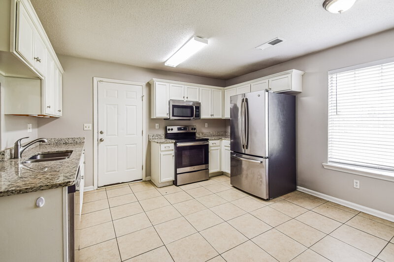1,615/Mo, 4506 Shadow Hollow Dr Horn Lake, MS 38637 Kitchen View