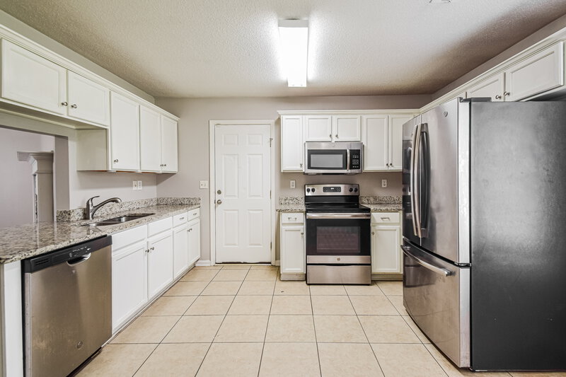 1,615/Mo, 4506 Shadow Hollow Dr Horn Lake, MS 38637 Kitchen View 2
