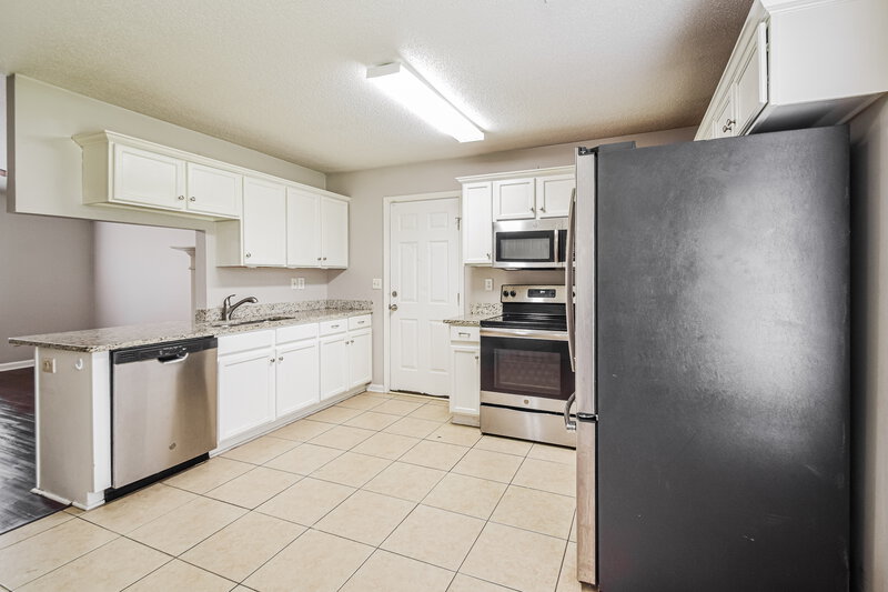 1,615/Mo, 4506 Shadow Hollow Dr Horn Lake, MS 38637 Kitchen View 3