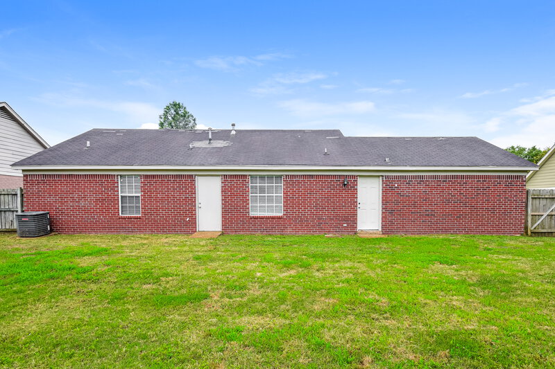 1,615/Mo, 4506 Shadow Hollow Dr Horn Lake, MS 38637 Rear View