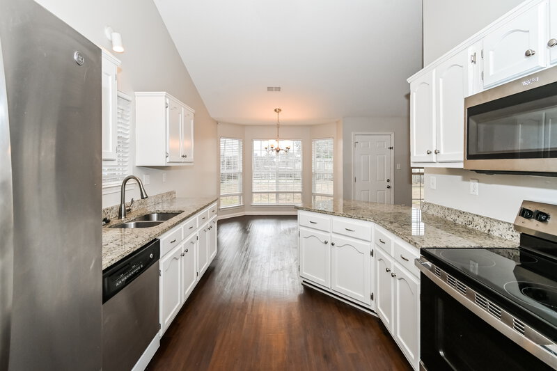 2,660/Mo, 2509 Russum Dr Southaven, MS 38672 Kitchen View