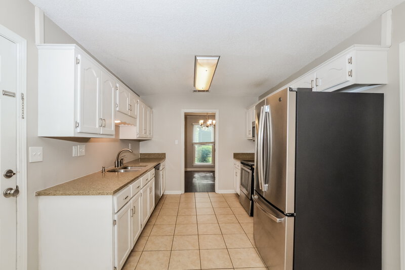 2,090/Mo, 5554 Harvey Pointe Ln Memphis, TN 38125 Kitchen View