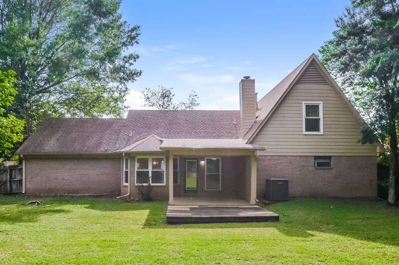 2,090/Mo, 5554 Harvey Pointe Ln Memphis, TN 38125 Rear View