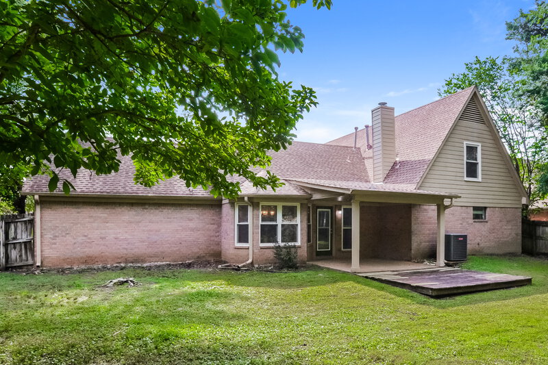 2,090/Mo, 5554 Harvey Pointe Ln Memphis, TN 38125 Rear View 2