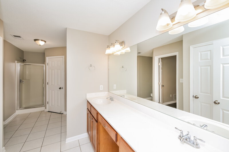 2,165/Mo, 10842 Colton Drive Olive Branch, MS 38654 Main Bathroom View