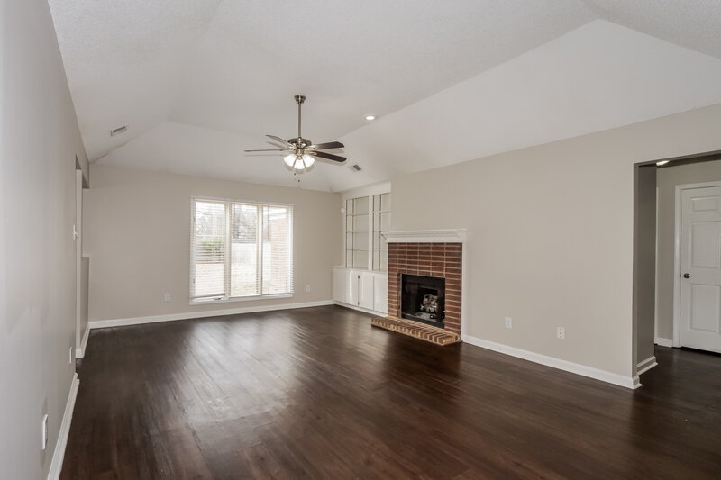1,780/Mo, 4387 Cross Creek Cv Memphis, TN 38125 Living Room View