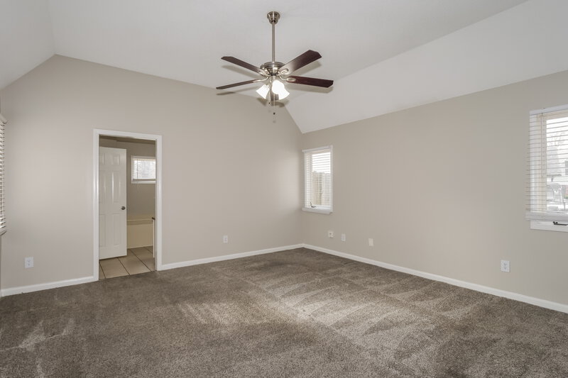 1,780/Mo, 4387 Cross Creek Cv Memphis, TN 38125 Main Bedroom View 2