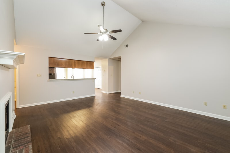 1,550/Mo, 7063 Hampton Dr Horn Lake, MS 38637 Living Room View