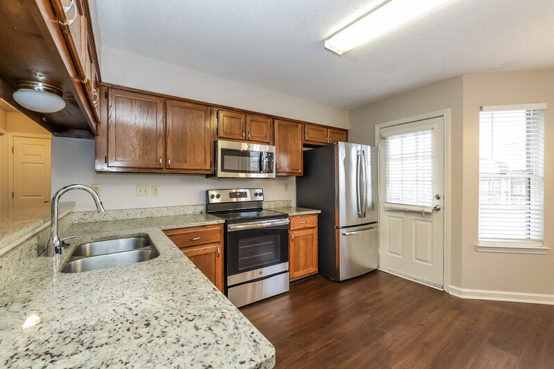 1,550/Mo, 7063 Hampton Dr Horn Lake, MS 38637 Kitchen View 2