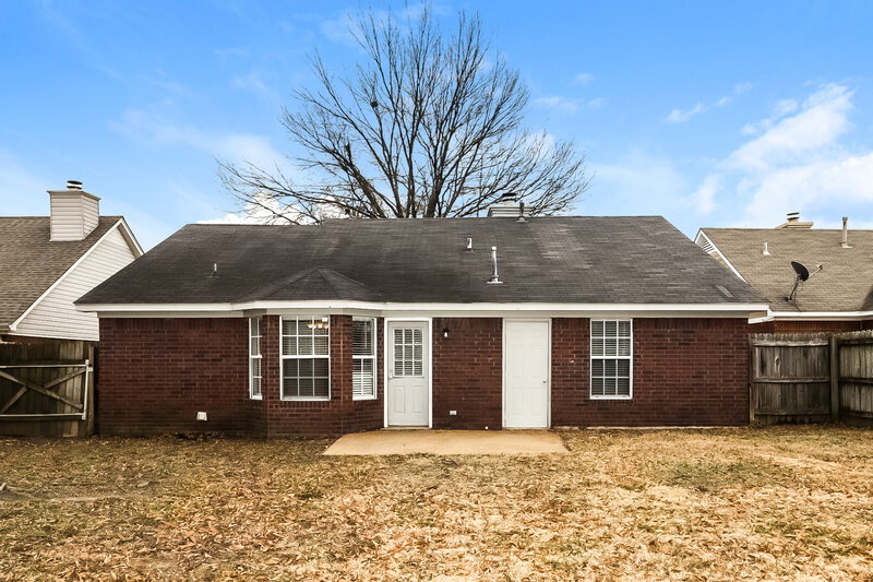 1,550/Mo, 7063 Hampton Dr Horn Lake, MS 38637 Rear View
