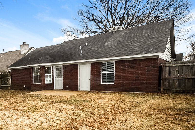 1,550/Mo, 7063 Hampton Dr Horn Lake, MS 38637 Rear View 2