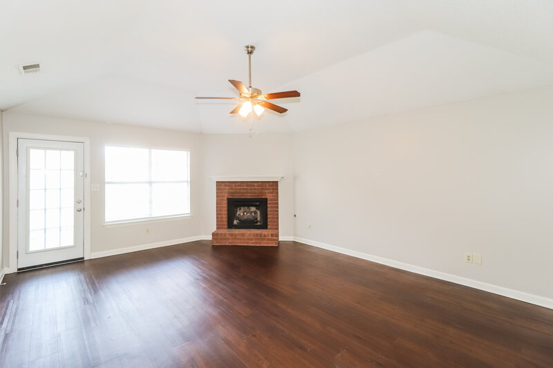 1,790/Mo, 995 Scofield Dr Cordova, TN 38018 Living Room View