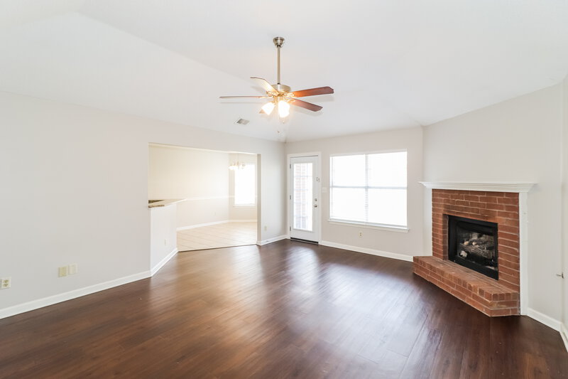 1,790/Mo, 995 Scofield Dr Cordova, TN 38018 Living Room View 2