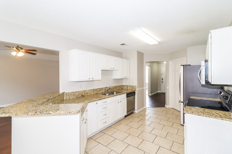 1,790/Mo, 995 Scofield Dr Cordova, TN 38018 Kitchen View 2