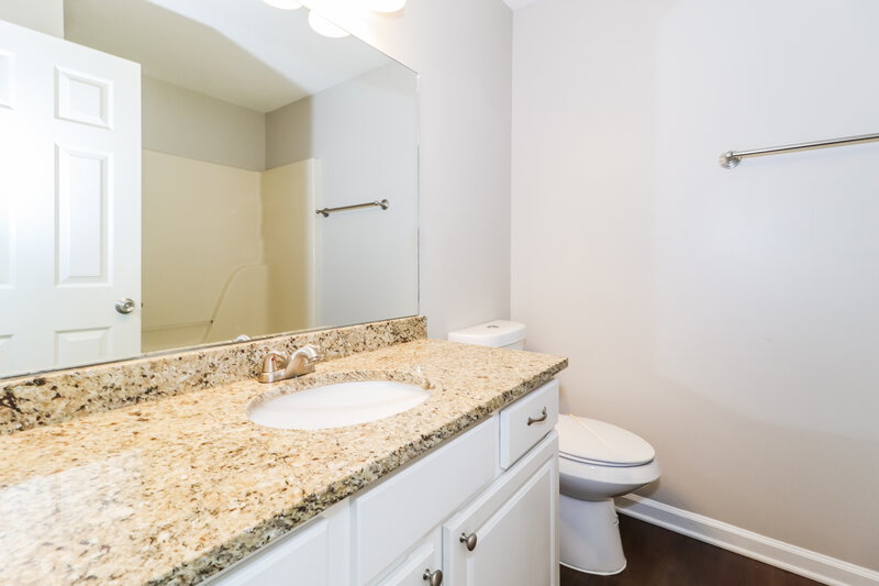 1,790/Mo, 995 Scofield Dr Cordova, TN 38018 Bathroom View