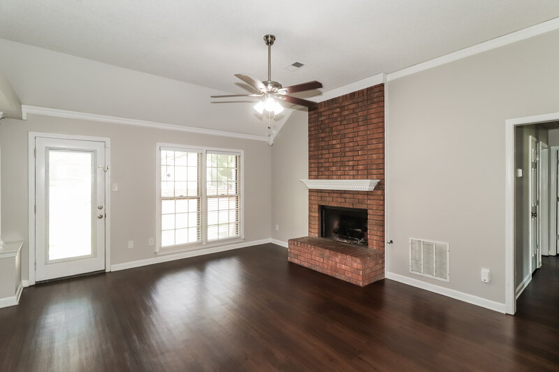 1,900/Mo, 4449 St Marks Cv Memphis, TN 38125 Living Room View